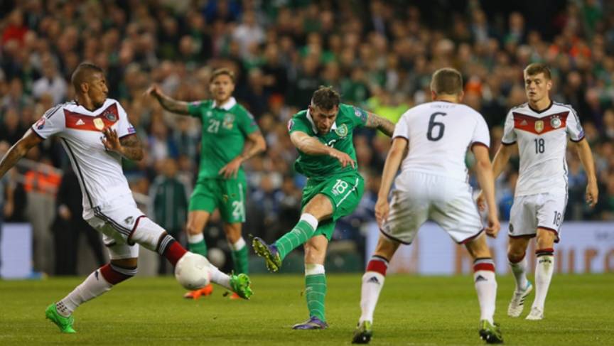 NG体育-羽毛球友谊赛掀起高潮，皖江旋风队逆转渝州麒麟队，高压逼抢奏功——定位球制造杀机的简单介绍