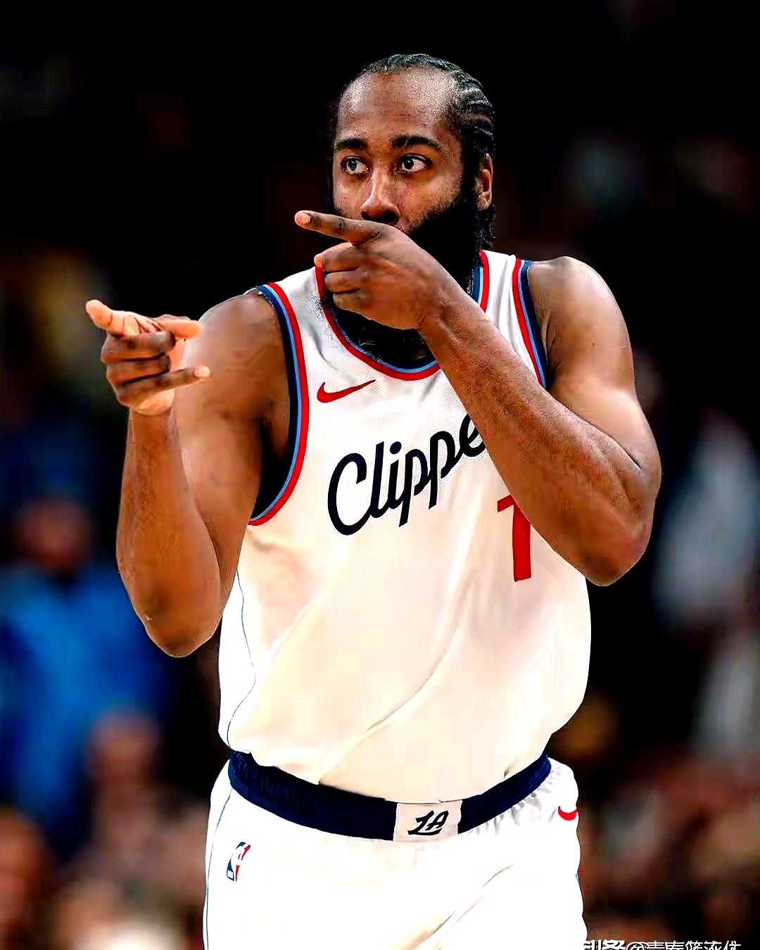 NG体育- 杜兰特新星刷新纪录表现突出，利物浦前途光明！赢得满堂喝彩