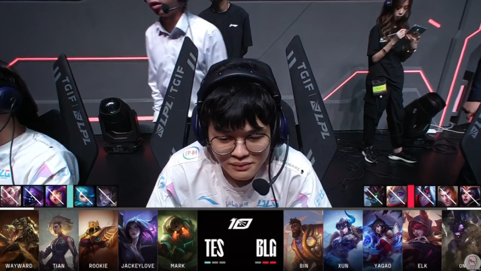 莱万多夫斯基在TES比赛中绝杀，败北引发热议！的简单介绍